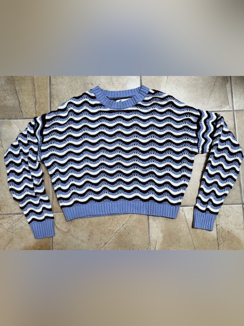 Hollister Crew Neck Wavy Lavender, White & Brown Stripe Size Small